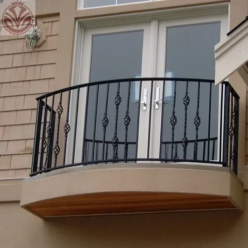 Ограждения для балкона — виды, правила установки и особенности выбора материалов